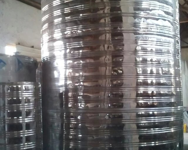 江北机场15T圆形保温水箱